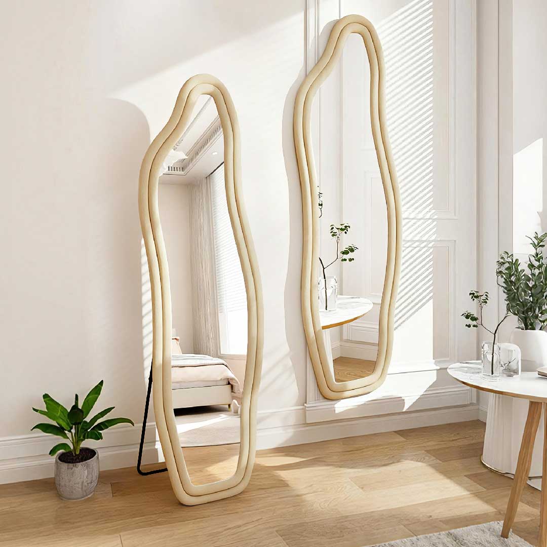 Yelenaro Unregelmäßiger Ganzkörperspiegel mit Samtrahmen – Sicherheitsglas, Wand- & Standspiegel